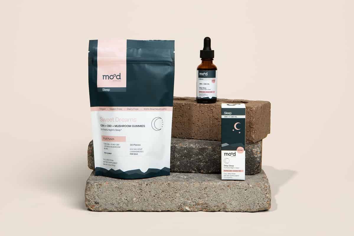 Products for sleep improvement by Mood Wellness. CBN oil and gummies.