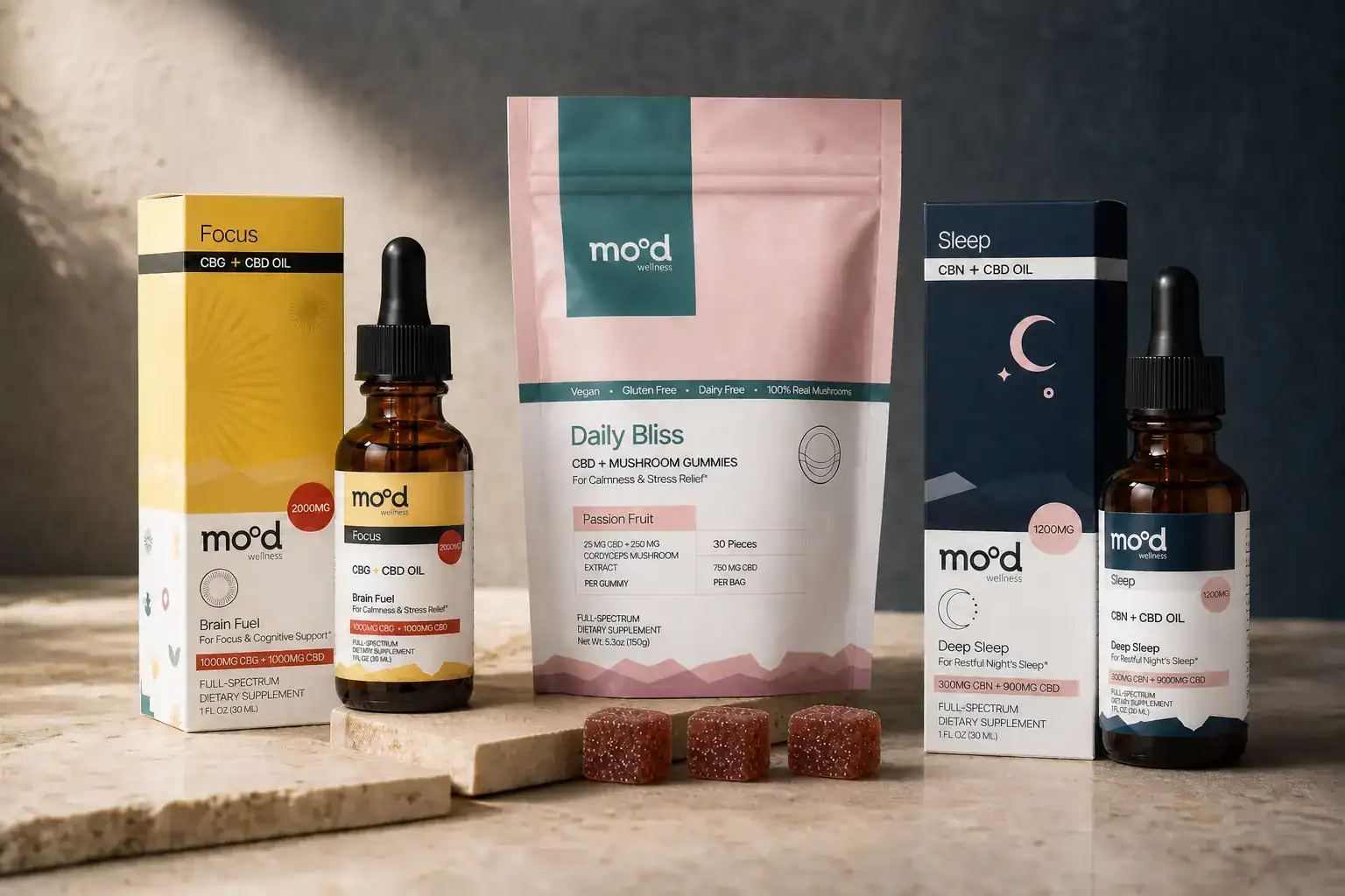 מוצרי CBD של Mood Wellness - שמנים וסוכריות בצילום סטודיו טבעי